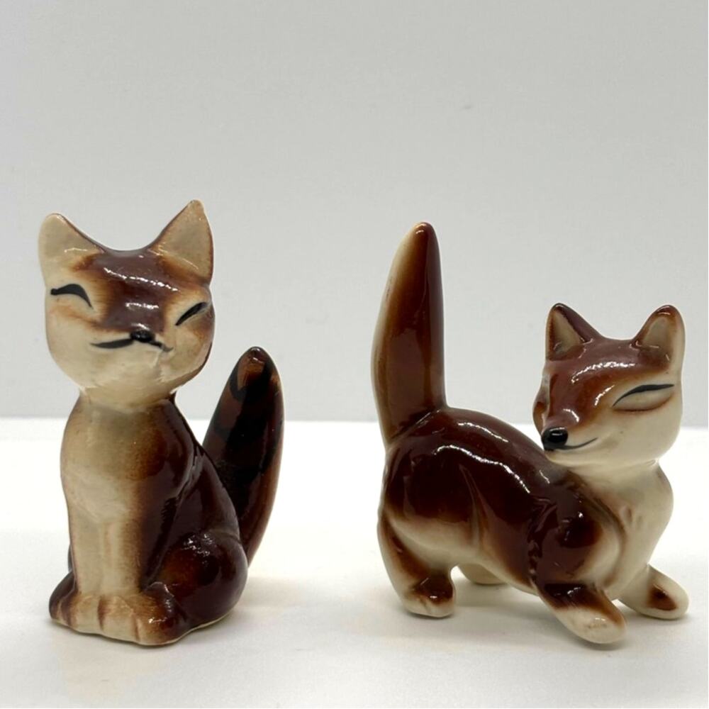 Set of 2 Vintage MCM Fred Kaye Ceramic Foxes, Brown Wildlife Figurines